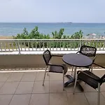 Chloe Apartment *